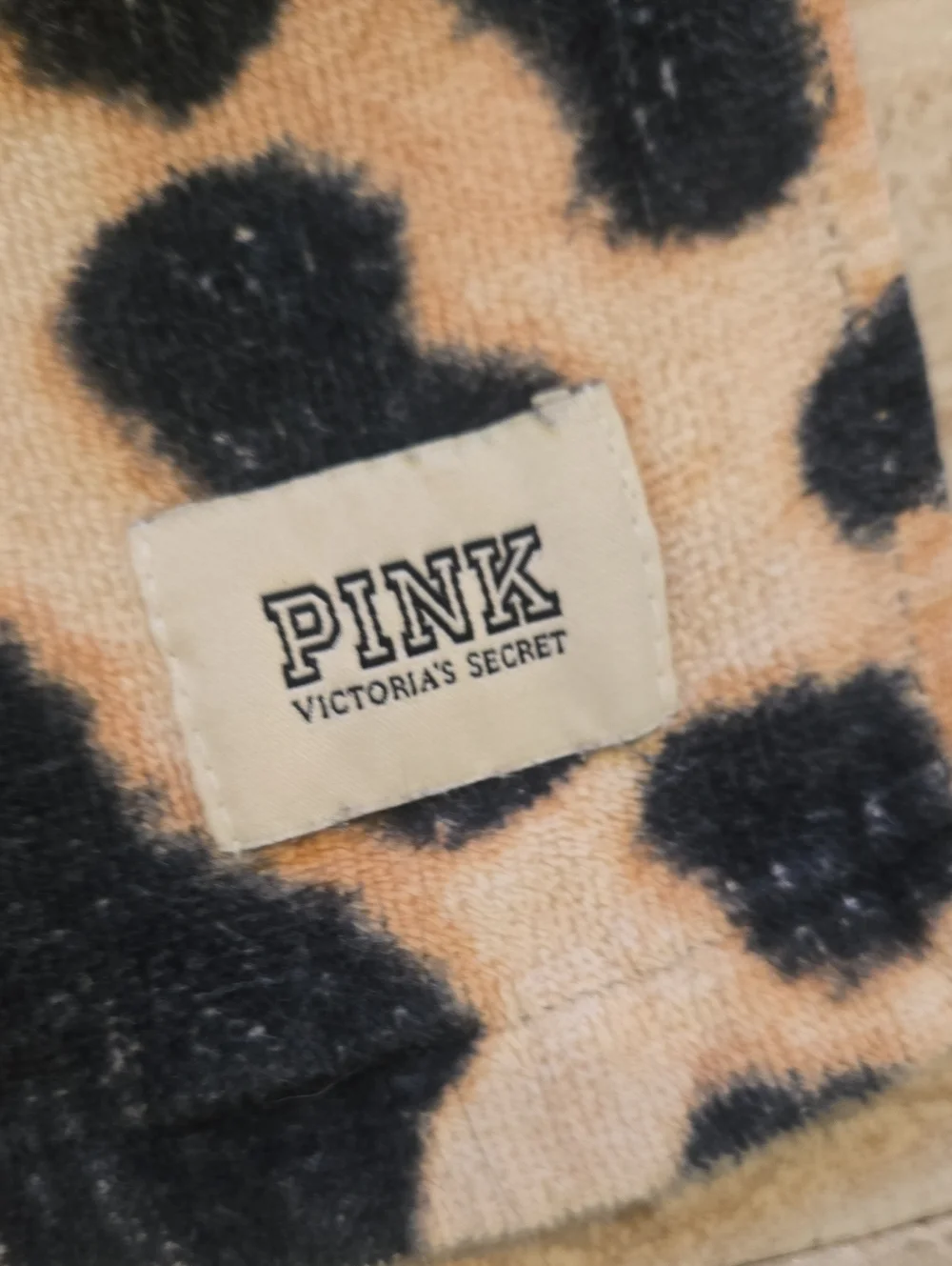 PINK Victoria's Secret Vintage Cheetah Print Beach Towel - Picture 2 of 6